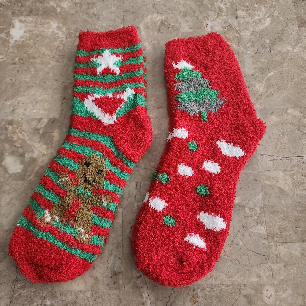 Women's Colorful Christmas Fluffy Socks (2pk) (NWOT)